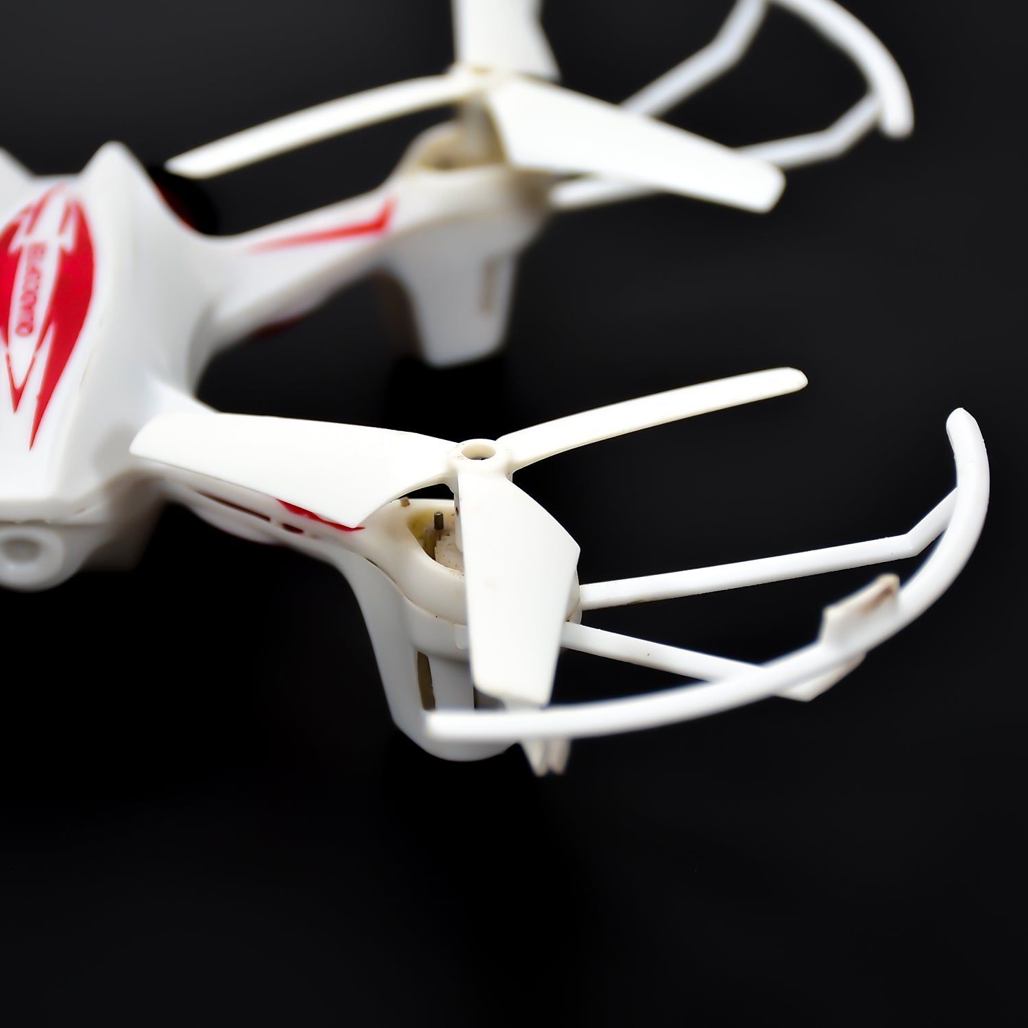 4458 HX-750 Remote Controlled Drone with Unbreakable Blades for Kids (Without Camera) DeoDap 4458 HX-750 Remote Controlled Drone with Unbreakable Blades for Kids (Without Camera) DeoDap